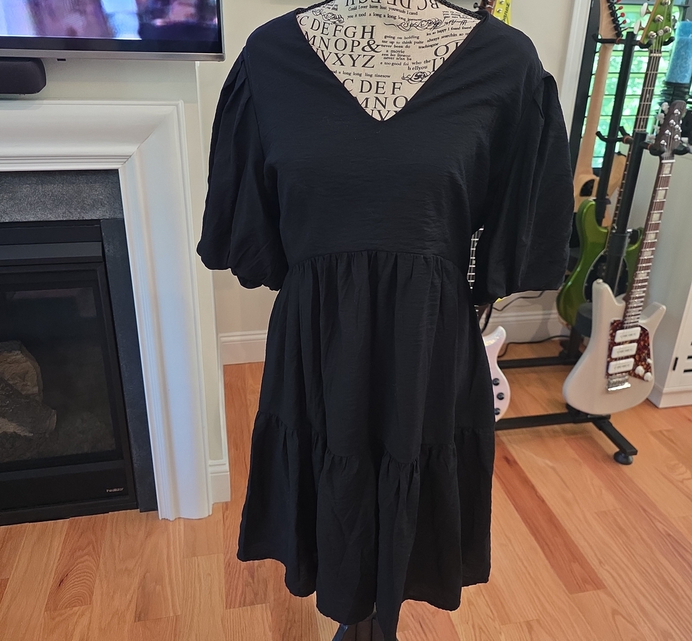 Nine West Black V-Neck Tiered Mini Dress with Puff Sleeves